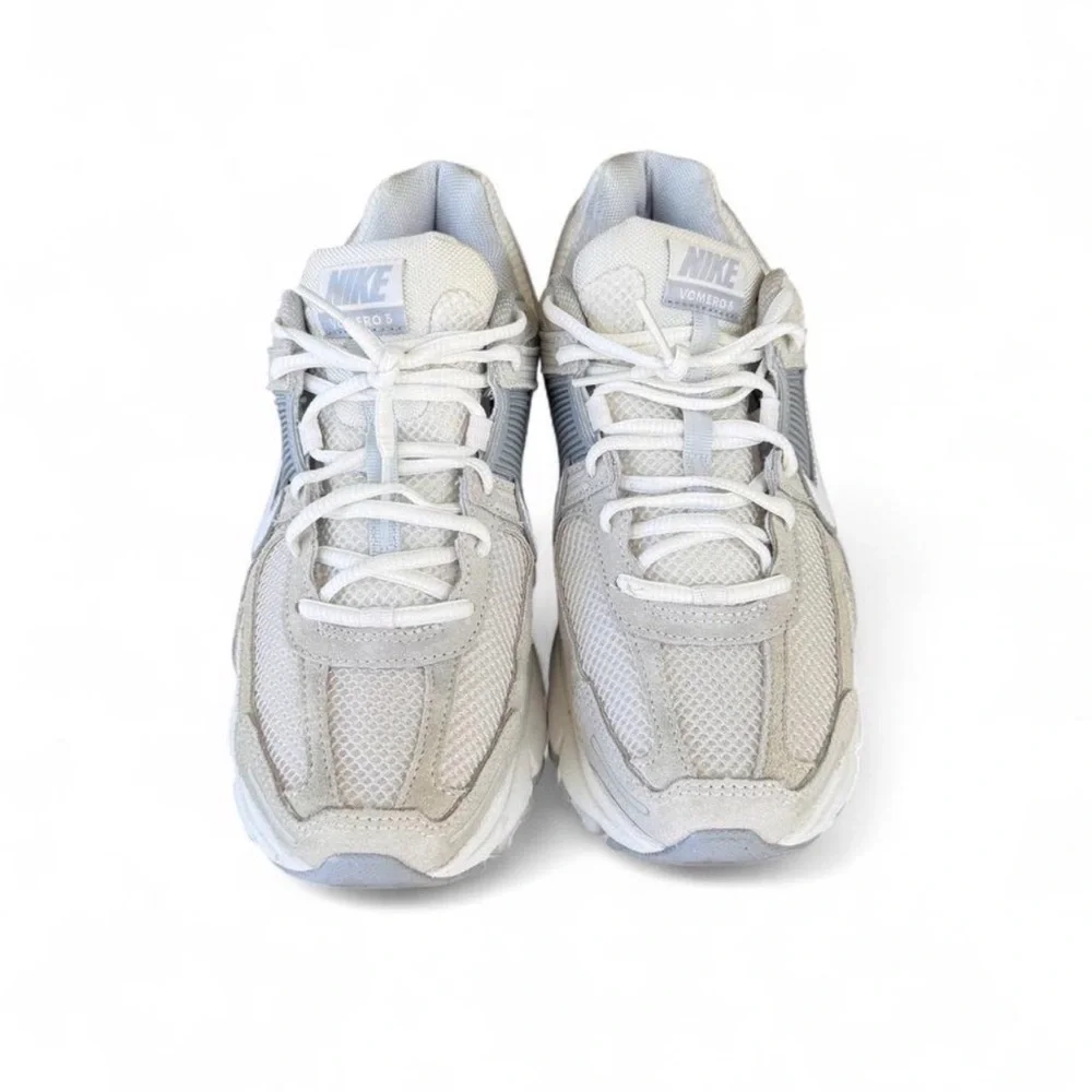 Women’s Nike Zoom Vomero 5 White and Gray Y2K Era Shoes Size 10 Men’s 8.5 - Picture 3 of 7